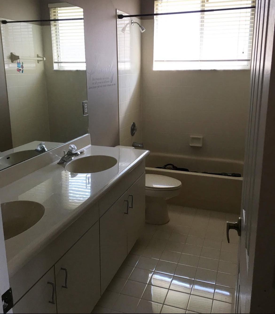 Outdated guest bathroom before remodel, Clermont FL